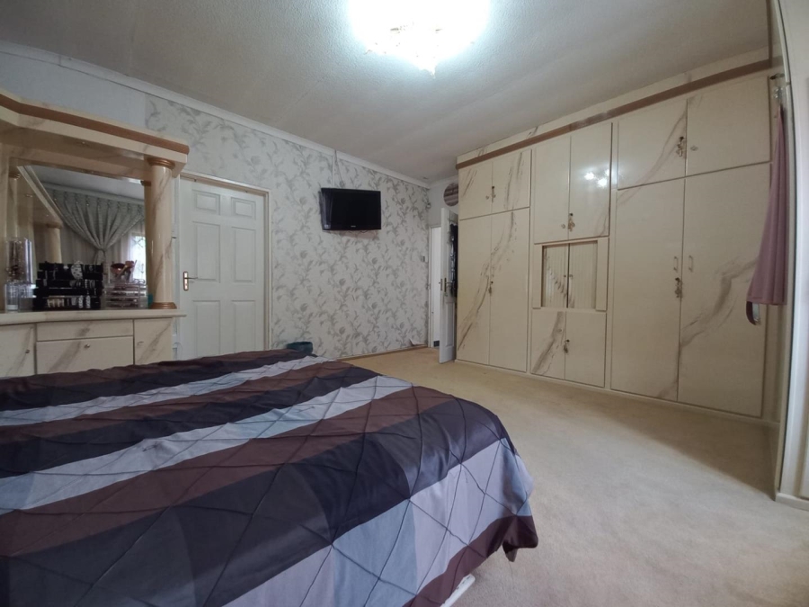 4 Bedroom Property for Sale in Ficksburg Free State